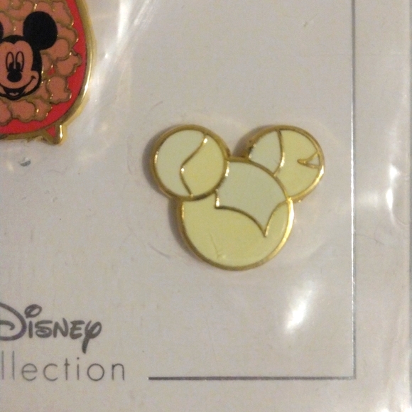Disney Collection Pins - Picture 2 of 7